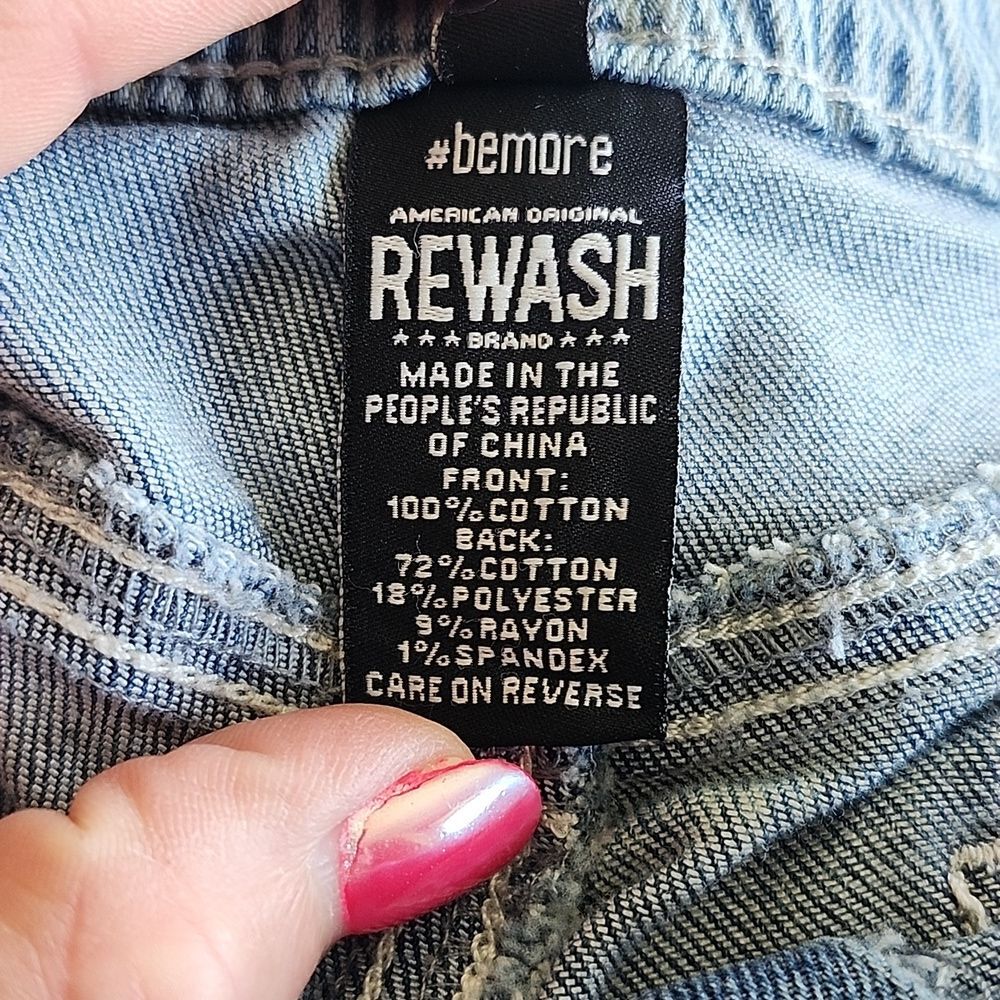 5/$55 Rewash Vintage Reunion Distressed Light Blue Wash. Patchwork Shorts, 13/31 - Picture 6 of 8